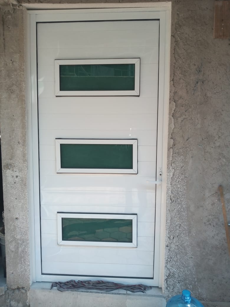 Puerta de Aluminio de Bodega México