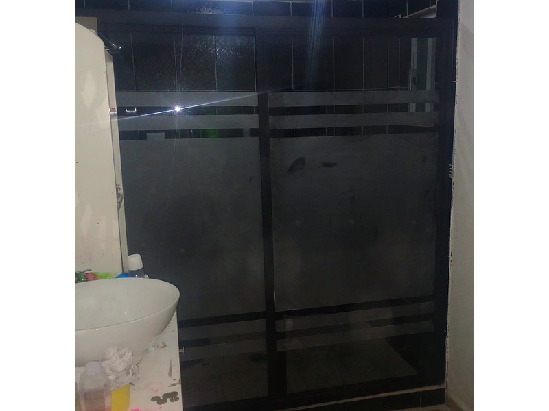 Puerta de aluminio con vidrio esmerilado para ducha Mexico