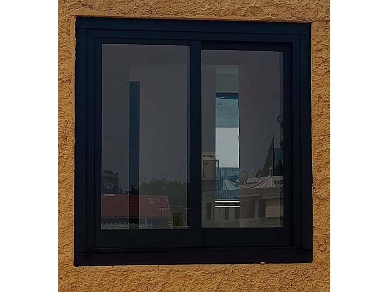 Ventana corrediza de aluminio negro Mexico