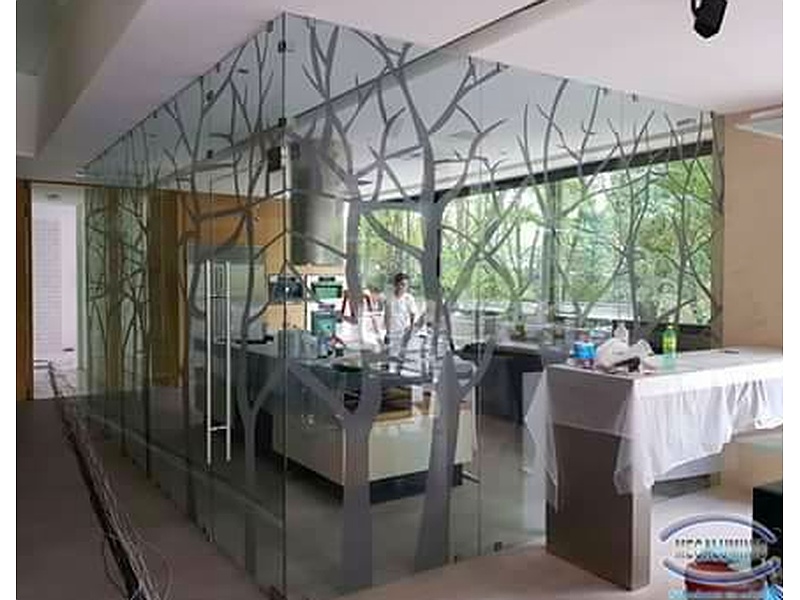 Cancel en oficina CDMX Cristal y aluminio Casablanca