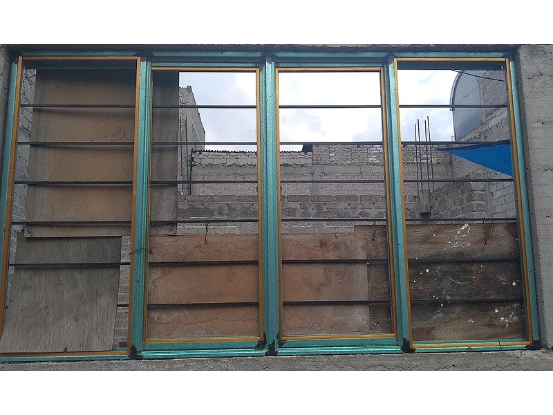 Ventana metalica con vidrio Mexico