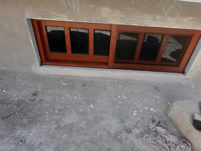 ventana de madera en Mexicali