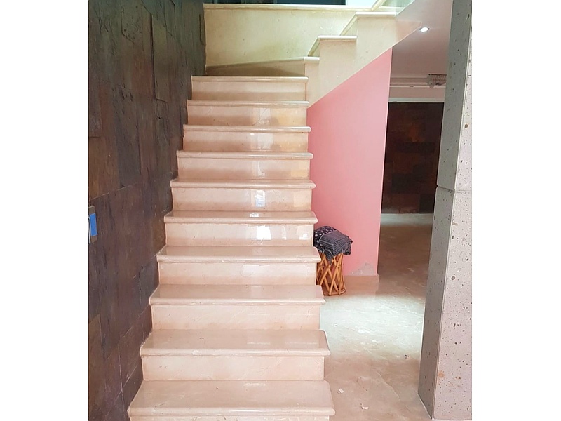 Construcción de Escaleras de Mármol, México