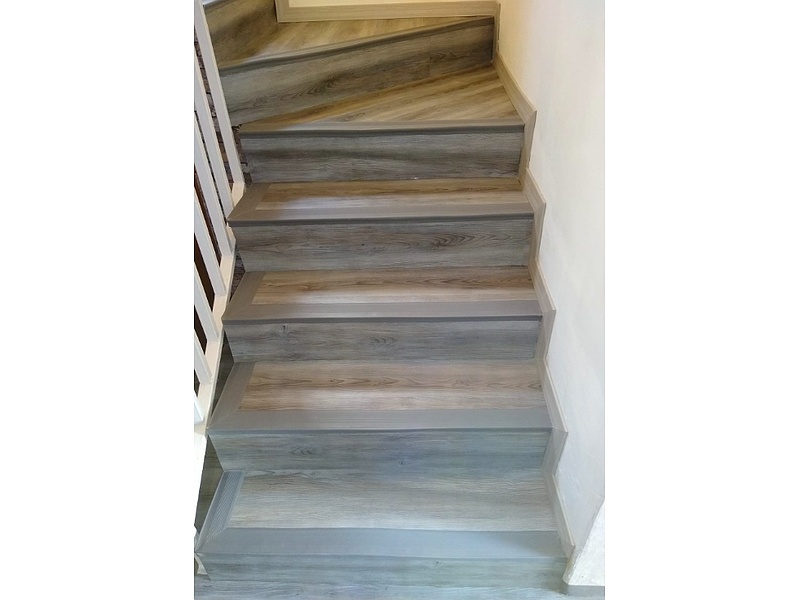 Escalera Con Piso Vinílico México