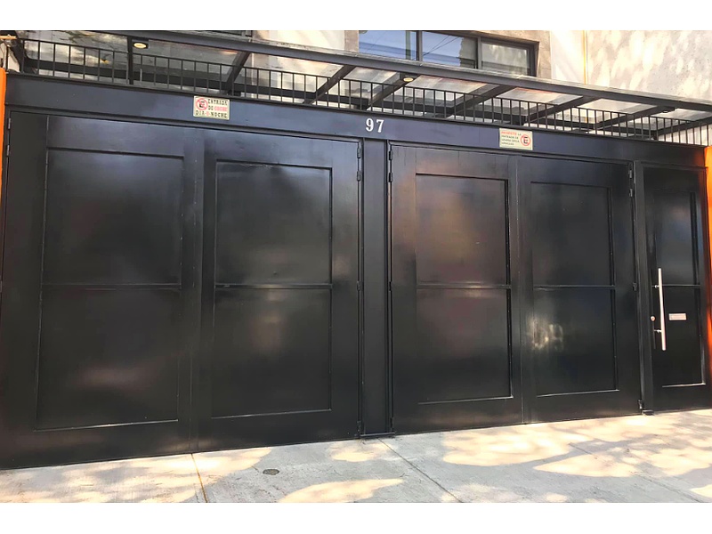 portón de garaje abatible CDMX Puertas Automáticas Roach