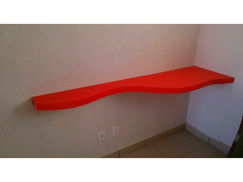 Repisa MDF Acabado Rojo Mate México