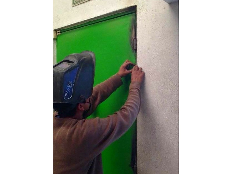 Instalación Puerta México