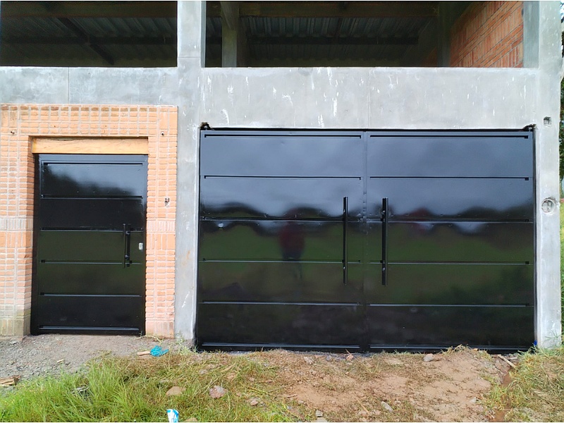 Puertas en aluminio color negro México