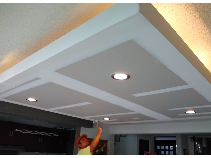 Cielo raso con diseño cuadrado y luces Mexico