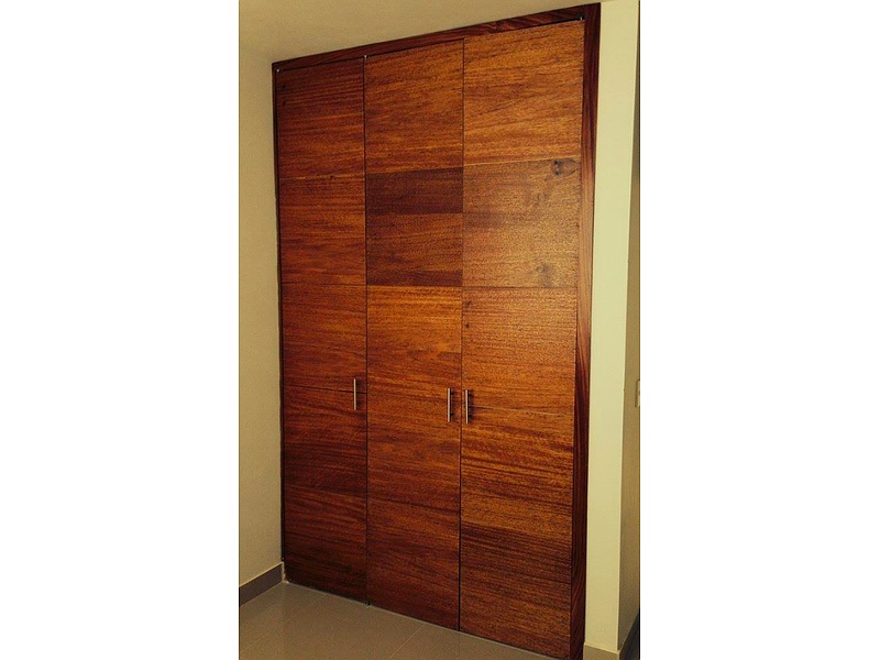 Closet de madera color café Mexico