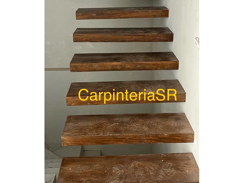 Escalones flotantes de madera Mexico