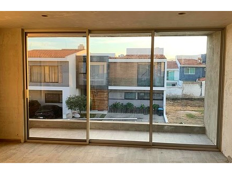 puerta de aluminio y vidrio Guadalajara Aluminio y Cristales LaGar