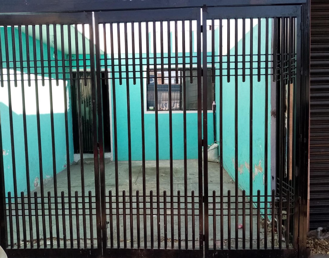 Puerta Negra Rejas Mexico