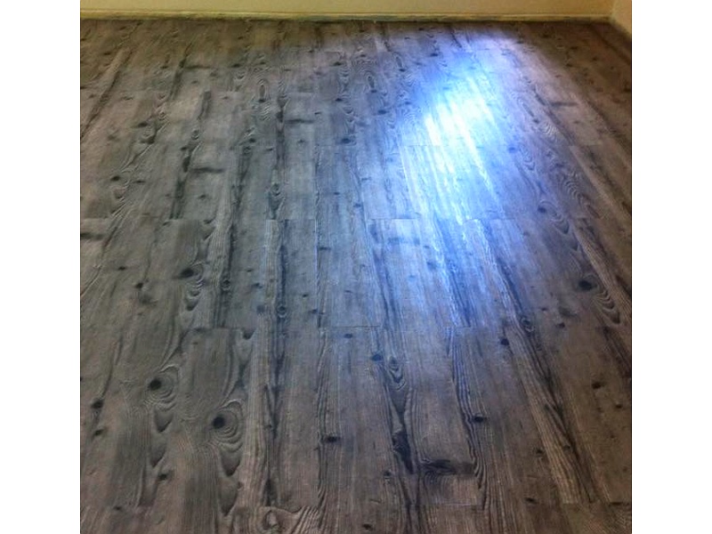 Piso vinilico tipo madera gris Mexico