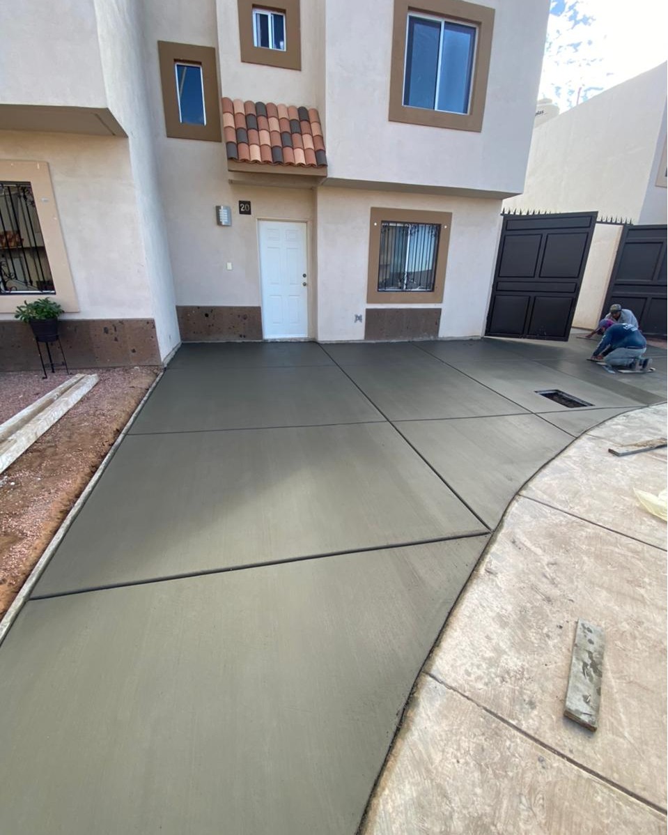 Piso de concreto en acabado semipulido, para patio y cochera México