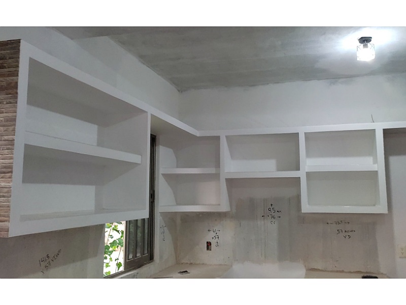 muebles aéreos de cocina color blanco México Trabajos de construcción y remodelación