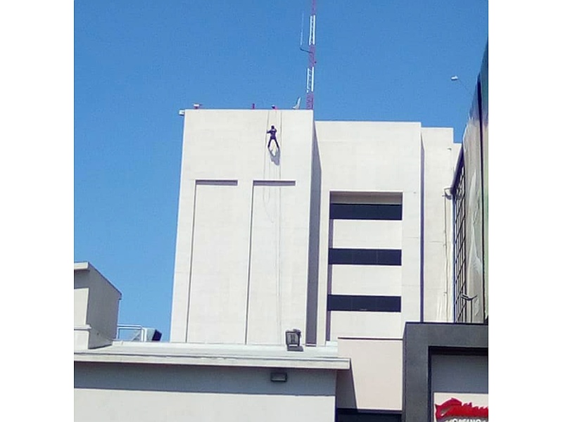 Arquitectura en obras exteriores en blanco México