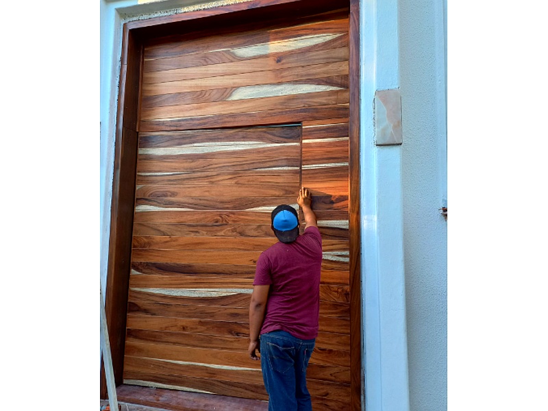 Puerta de madera greca natura MEXICO