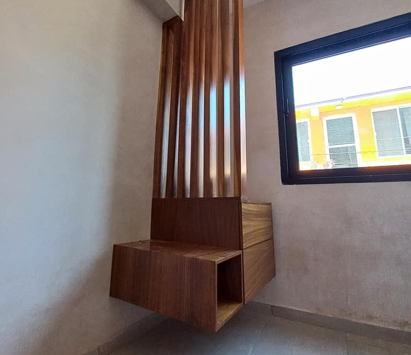 Banco de Madera con Respaldo Decorativo Mexico