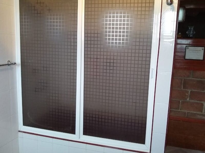 Cancel de aluminio para baño CDMX