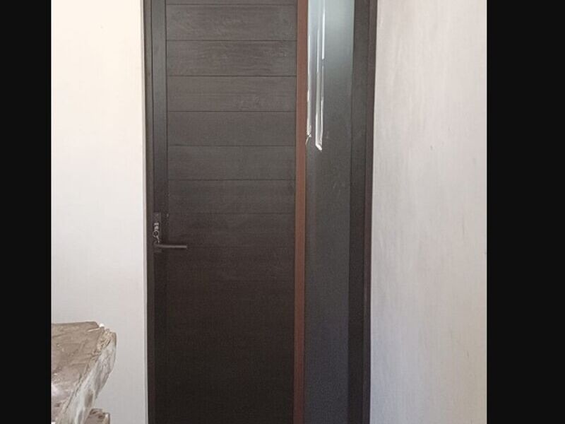 Puerta de Aluminio en Masapa