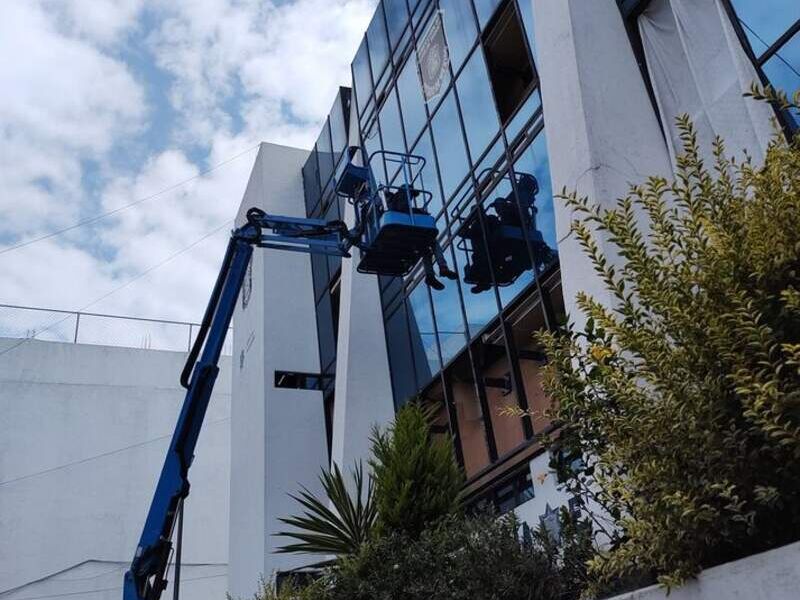 Fachada de cristal templado