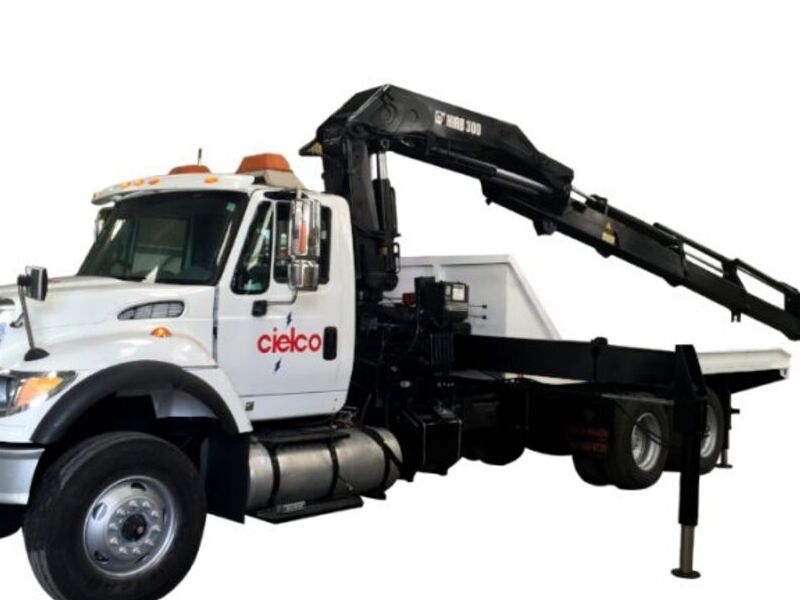 Grúa Hiab 300-5 sobre camión en Tlalnepantla