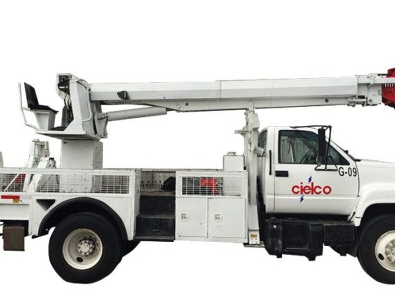 Grúa Altec D845TR sobre camión Tlalnepantla