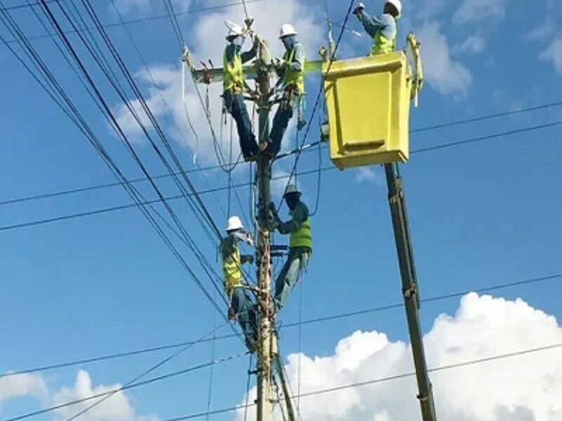 Construcción de redes aéreas