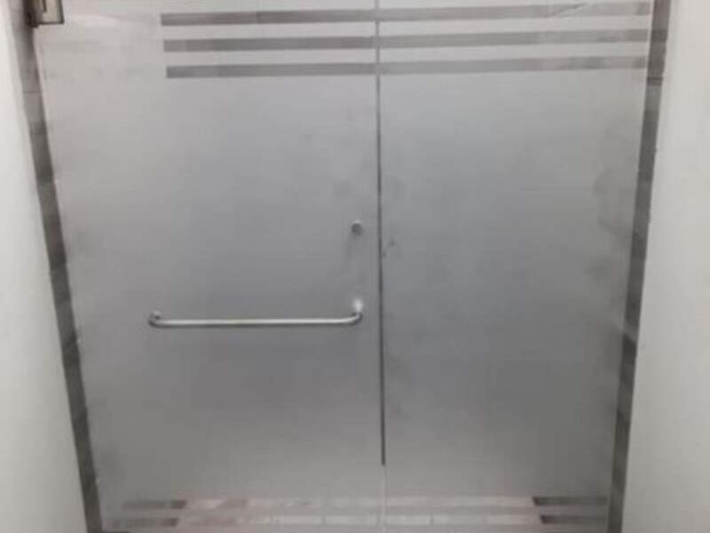 Cancel de baño abatible esmerilado