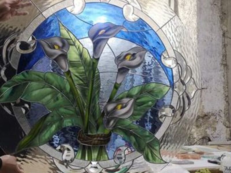 Vitral de alcatraz con pintura horneada