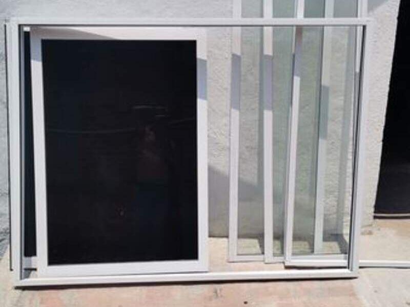 ventana de Aluminio blanco