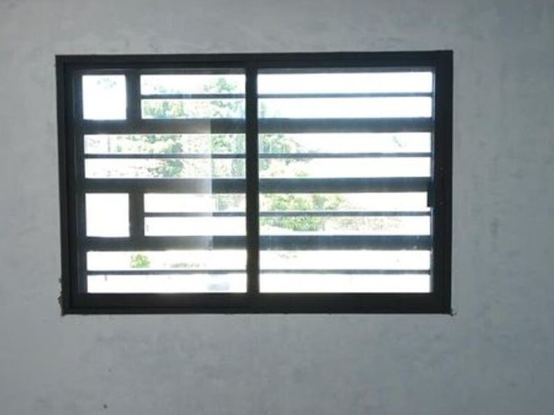 Ventana 2" color negro vidrio tintex