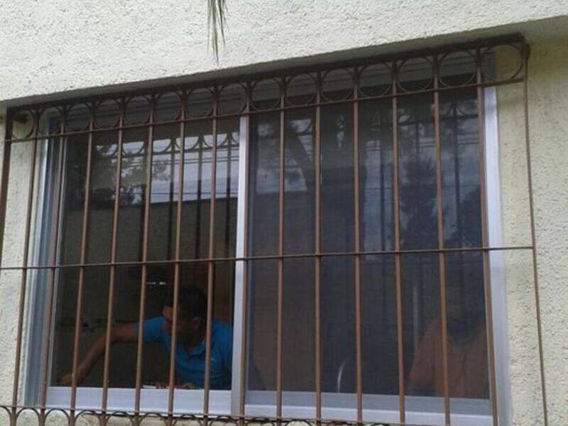 Espejo de aluminio con herraje