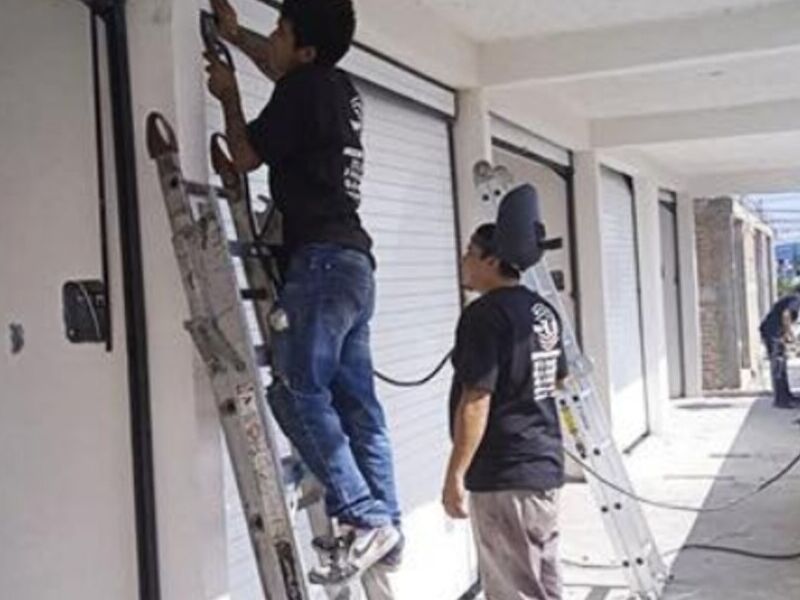 Instalación de cortinas de acero