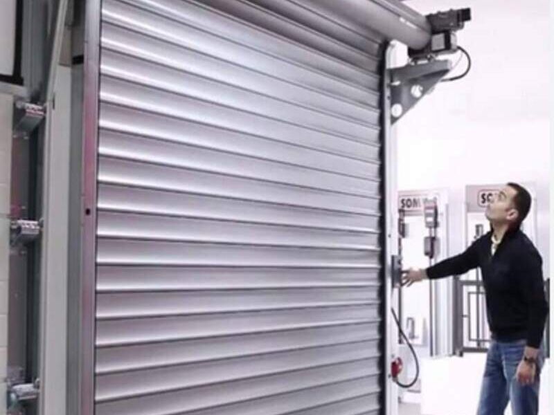 Cortinas de acero de impulso