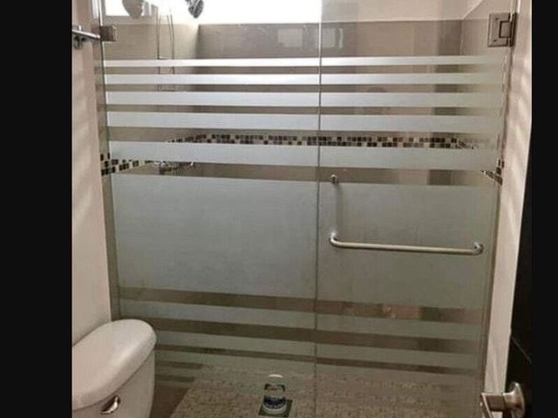 Puerta retractil para baño en México
