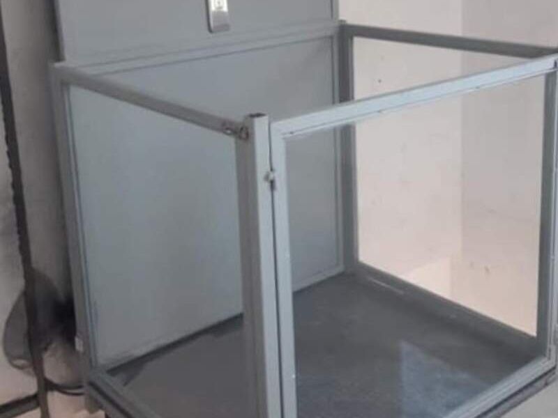 Ascensor para discapacitados XAM en Apocada