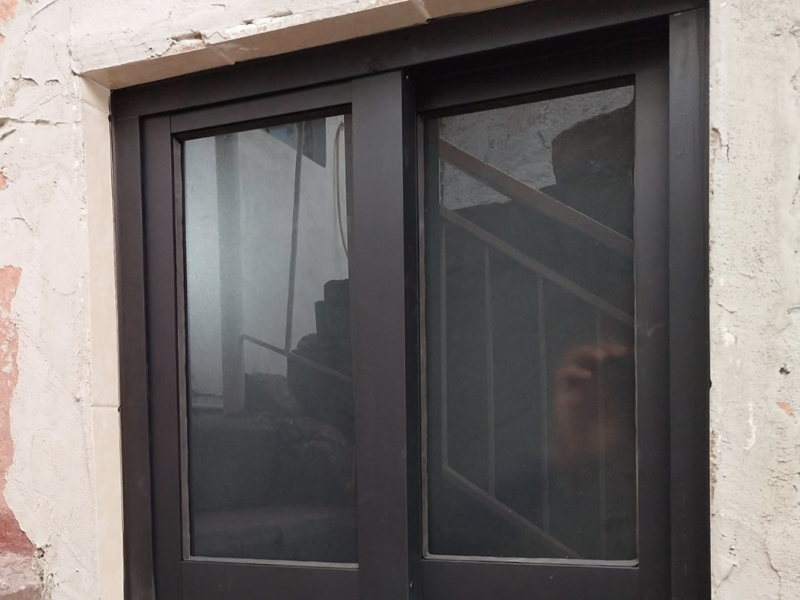 Ventana Aluminio Grande Negro México