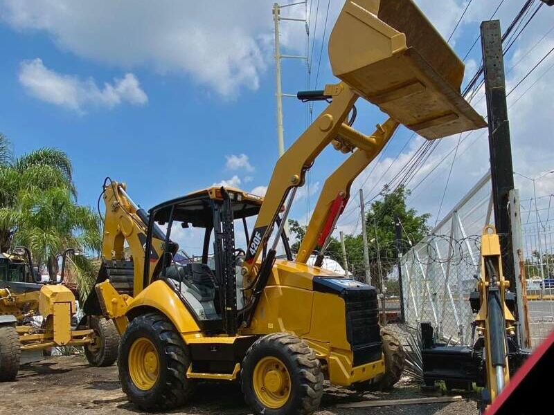 Retroexcavadora Caterpillar  Mexico