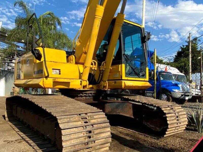 Excavadora Komatsu modelo PC200 Mexico 