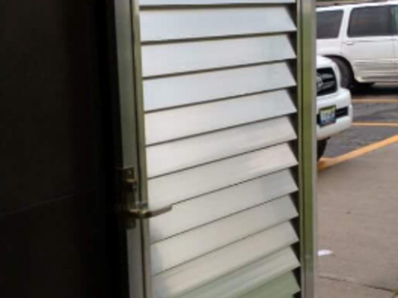 Puerta de Aluminio galvanizado en Colima