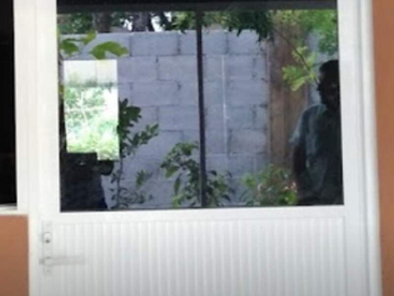 Puerta aluminio con textura México