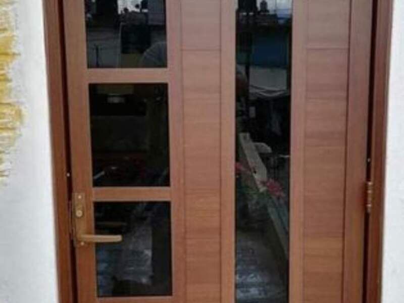 Puerta de aluminio en México