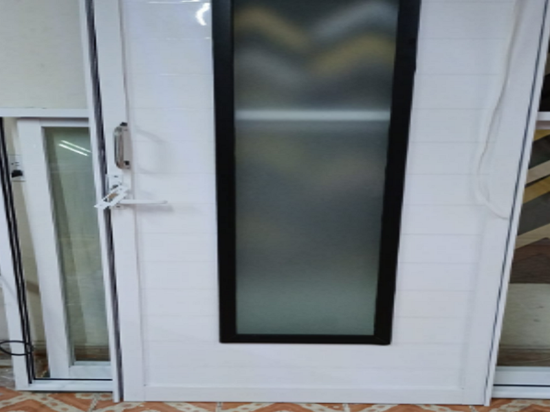 PUERTA DE ALUMINIO COLOR BLANCO GUANAJUATO