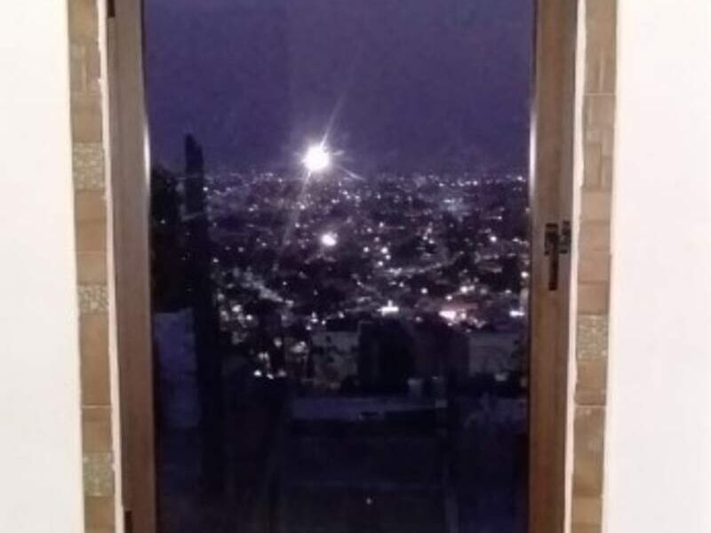 Puerta de vidrio y aluminio en Tecámac