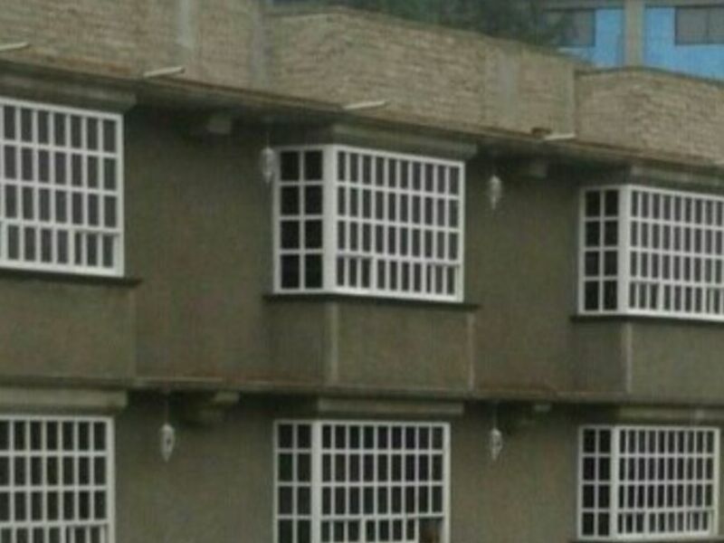 Ventanas blancas ALUVAL en Iztapalapa