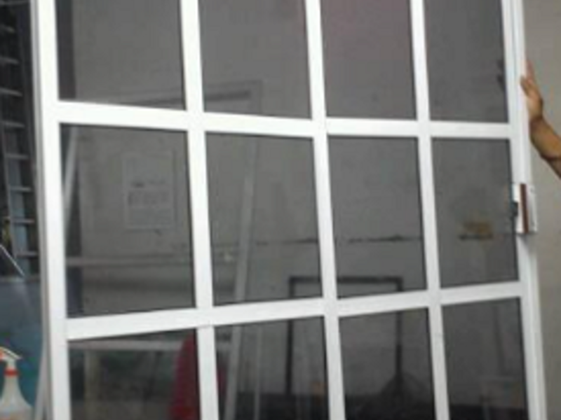 Ventana blanca Monterrey