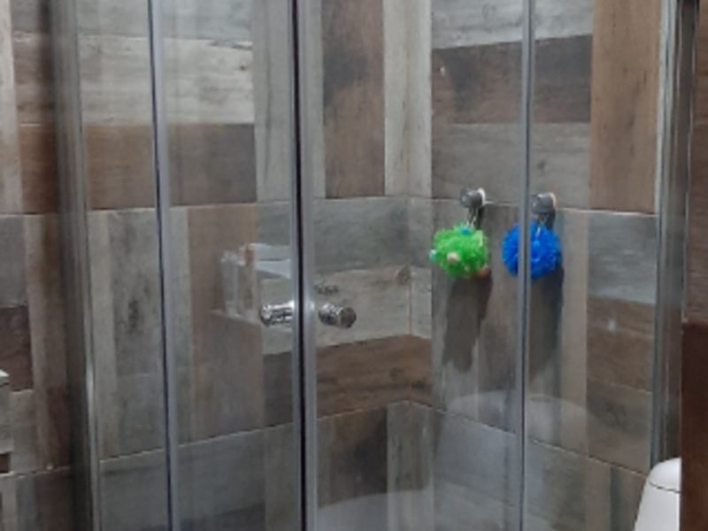 Paneles de vidrio para Baño en Colima