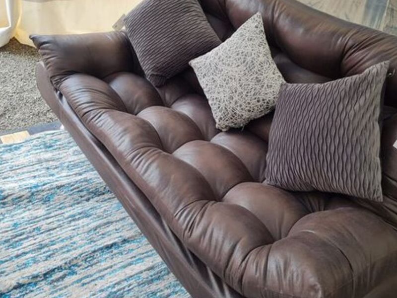 Sofá cama cuerina café 